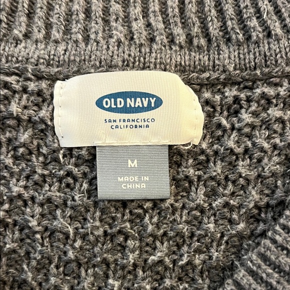 Old Navy Textured Gray Crew Neck Sweater - Picture 2 of 3